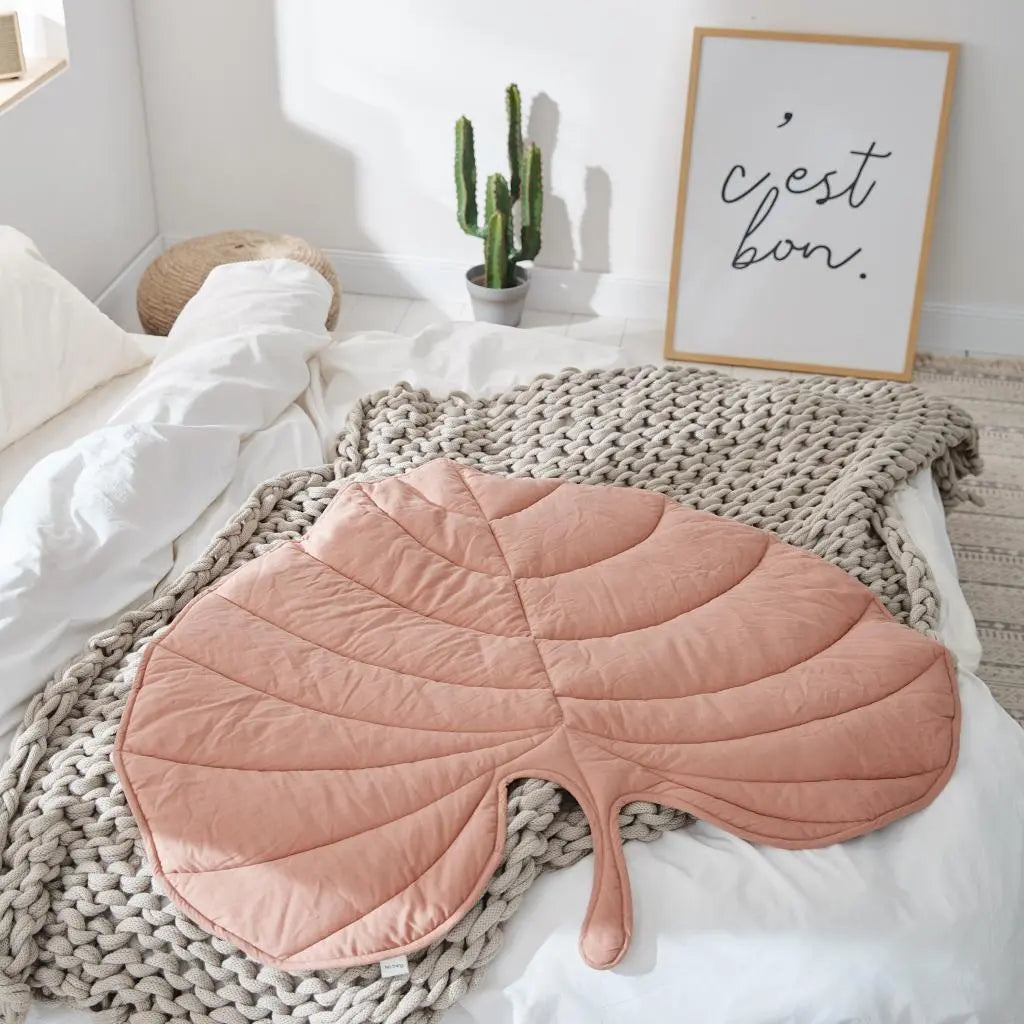 Leaf Shape Floor Kennel Pad Blanket - GLR SHOPPING